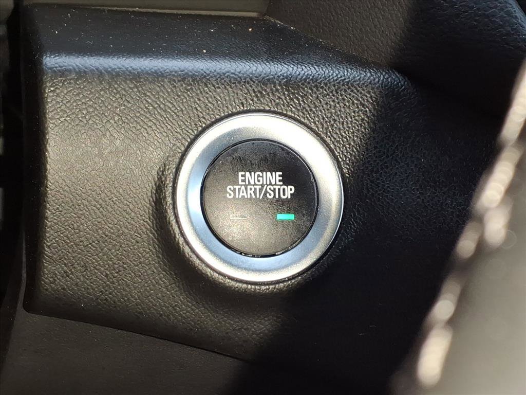 Used 2024 GMC Terrain SLT image 21