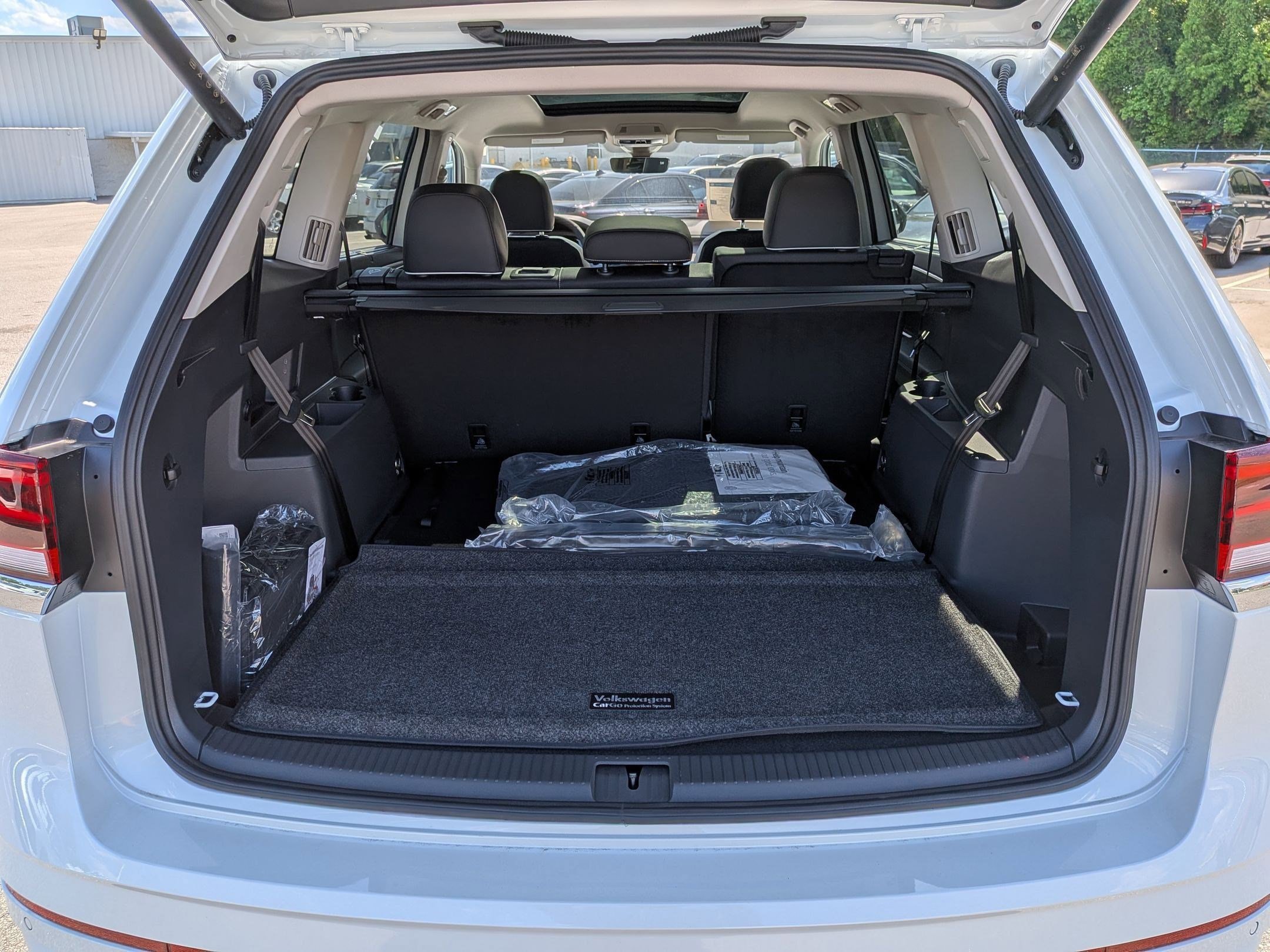 New 2026 Volkswagen Atlas SEL Premium R-Line AWD/4WD image 32