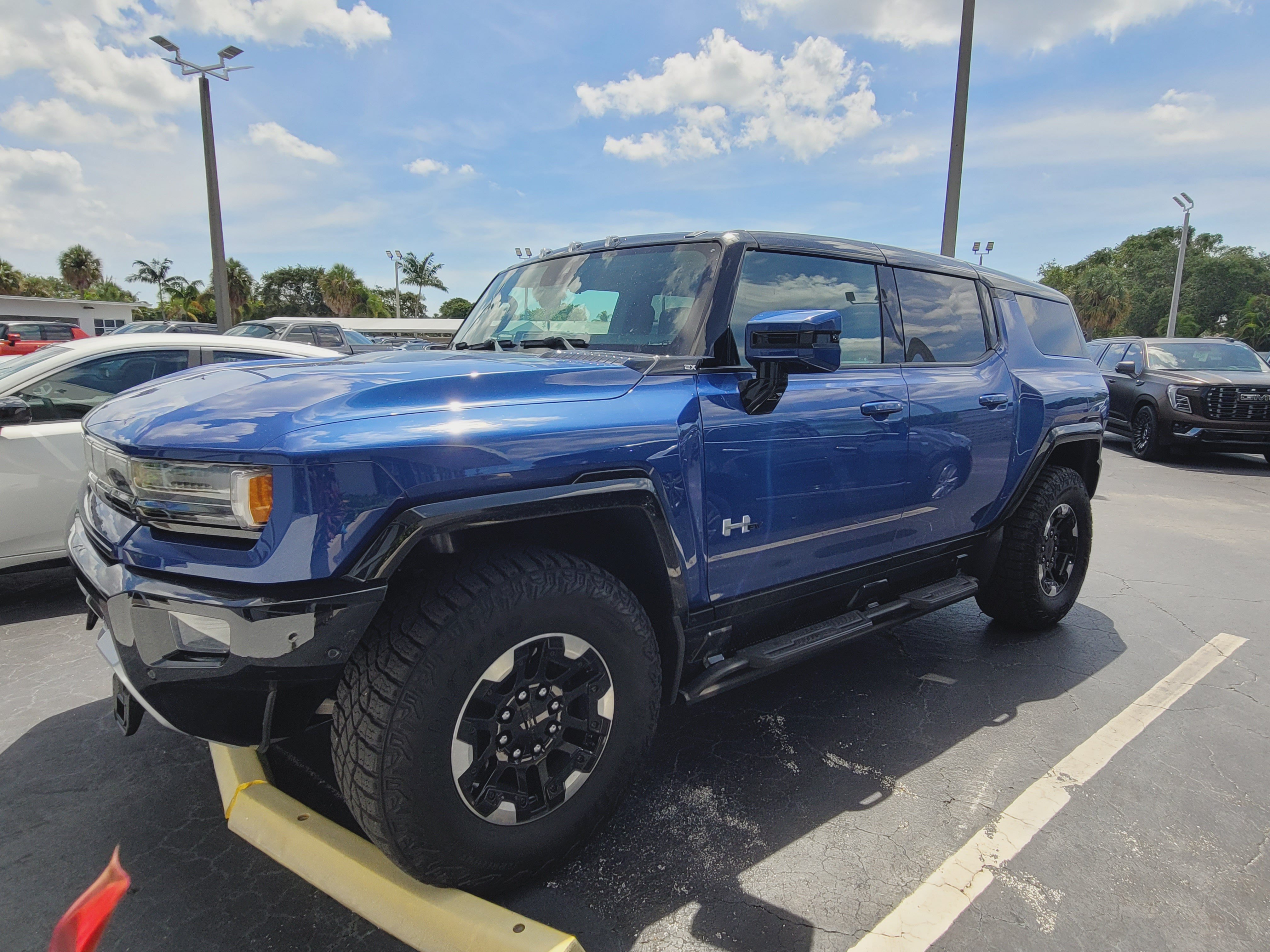 Certified 2024 GMC Hummer EV 2X w/ Extreme Off-Road Package AWD/4WD image 1