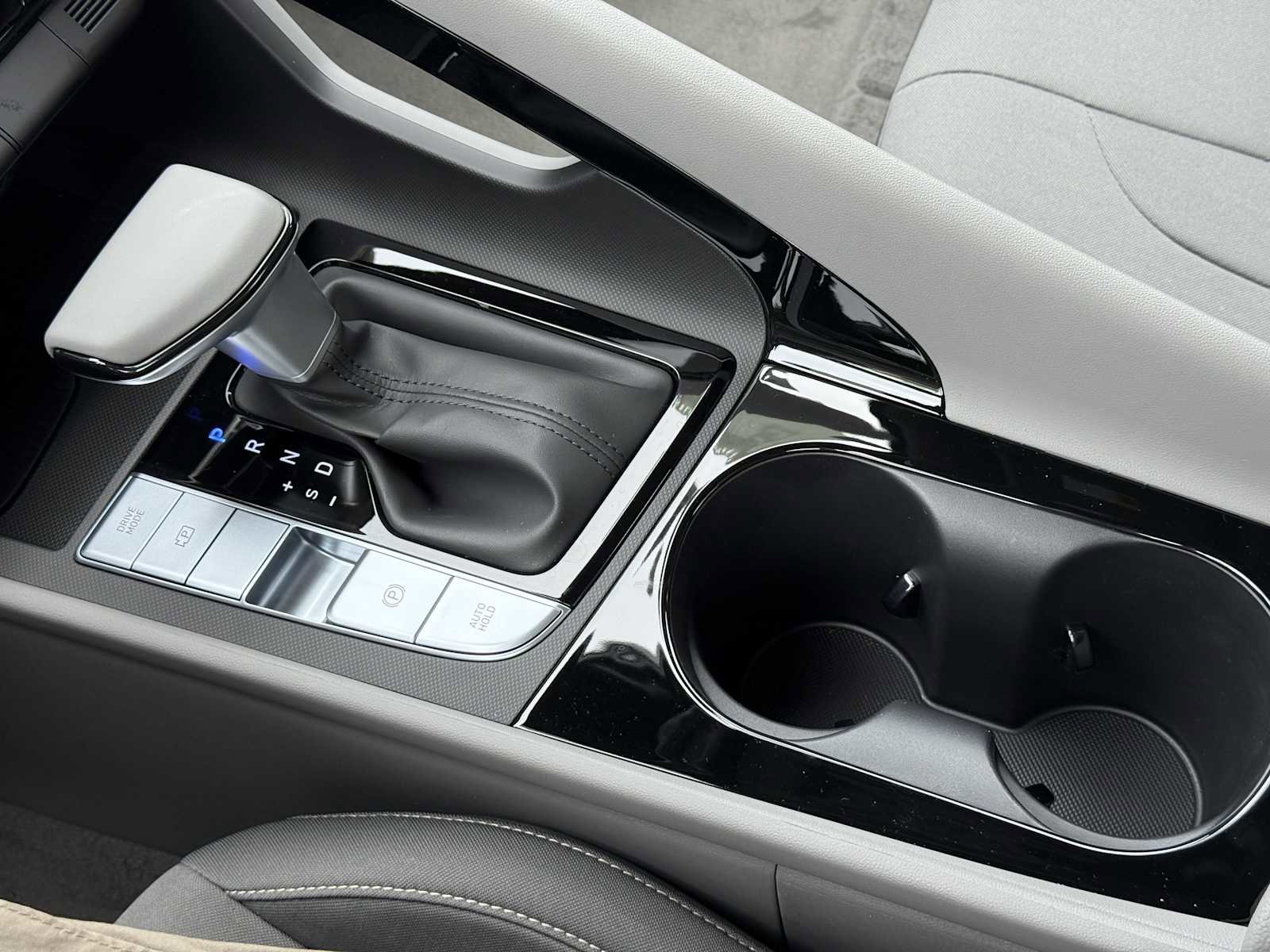 New 2025 Hyundai Elantra SEL image 25