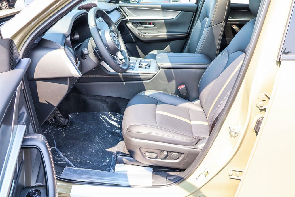 Used 2025 MAZDA CX-70 Plug-In Hybrid w/ Premium Plus image 16