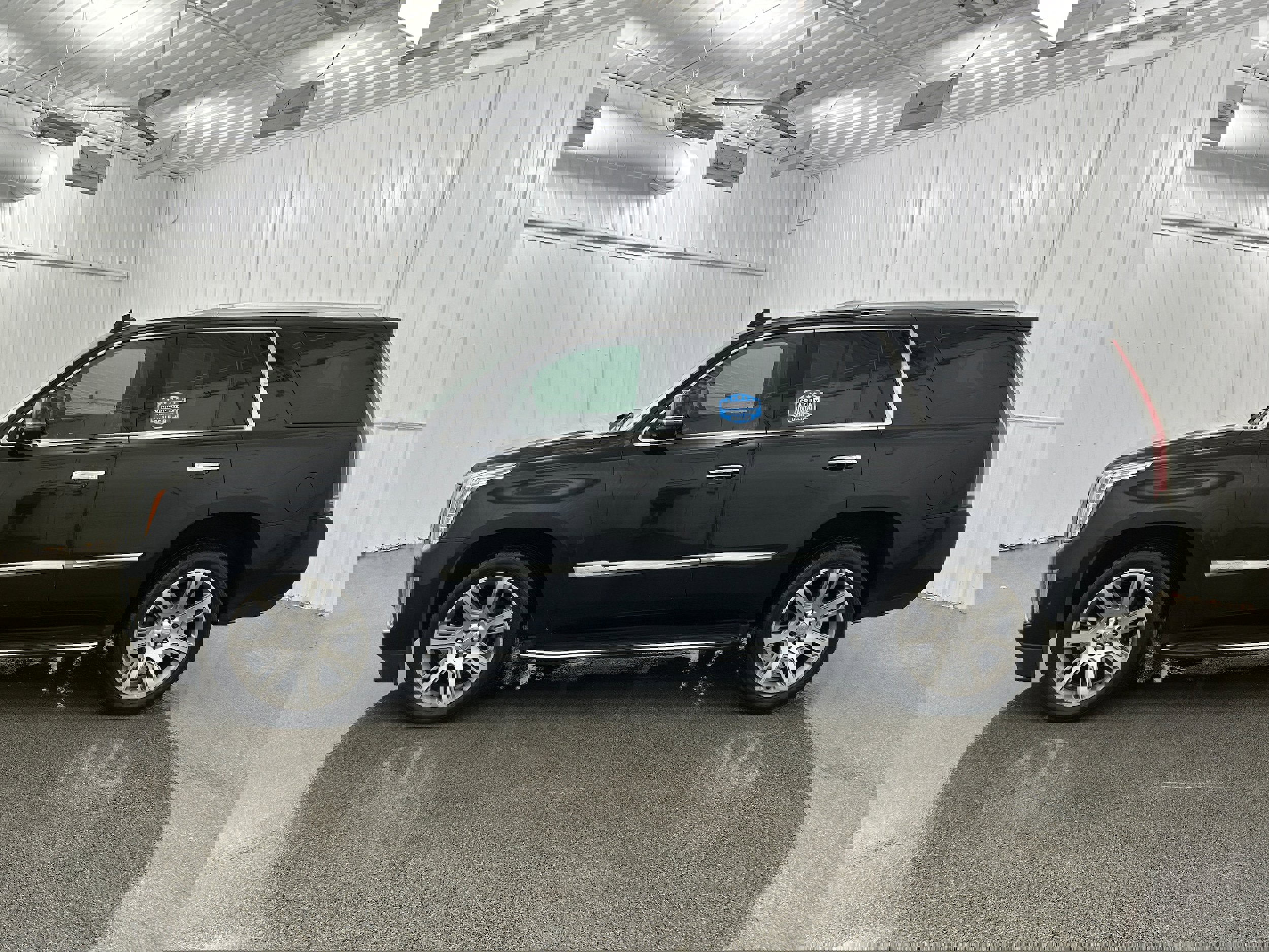 Used 2019 Cadillac Escalade Luxury AWD/4WD image 20