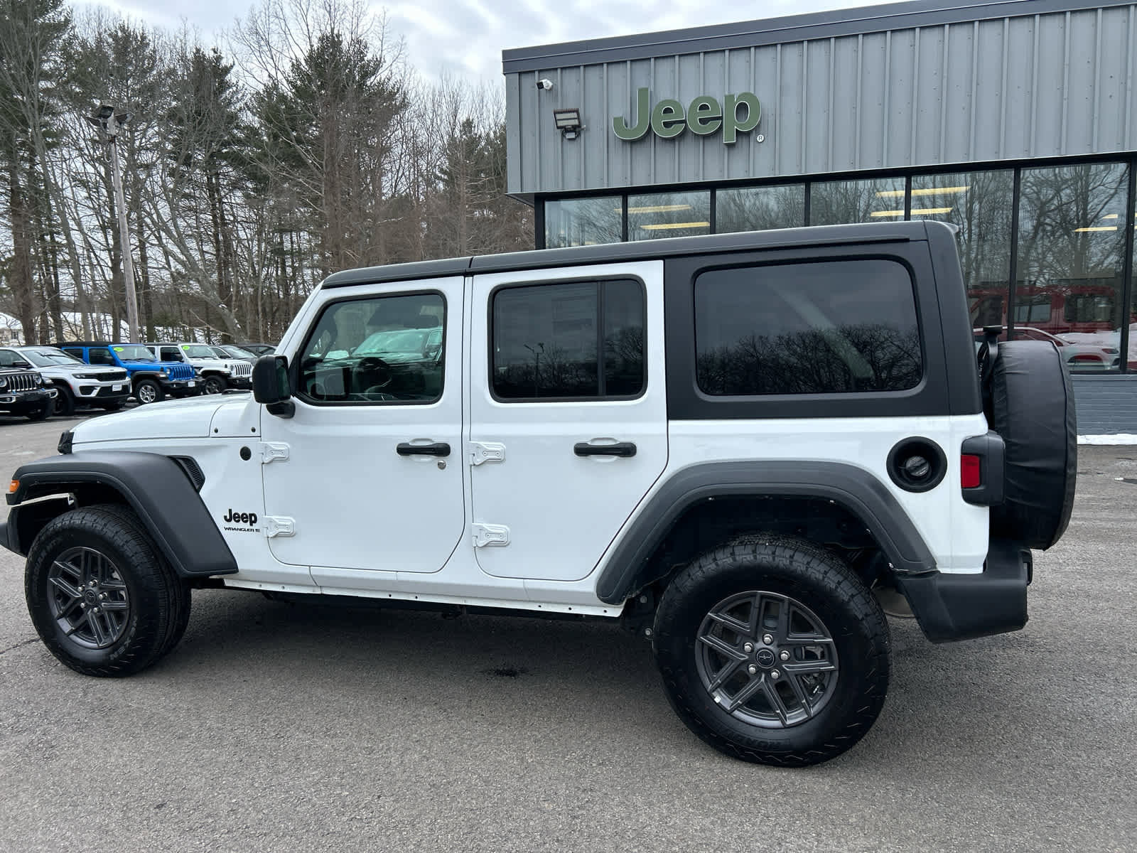 Used 2026 Jeep Wrangler Sport S image 9