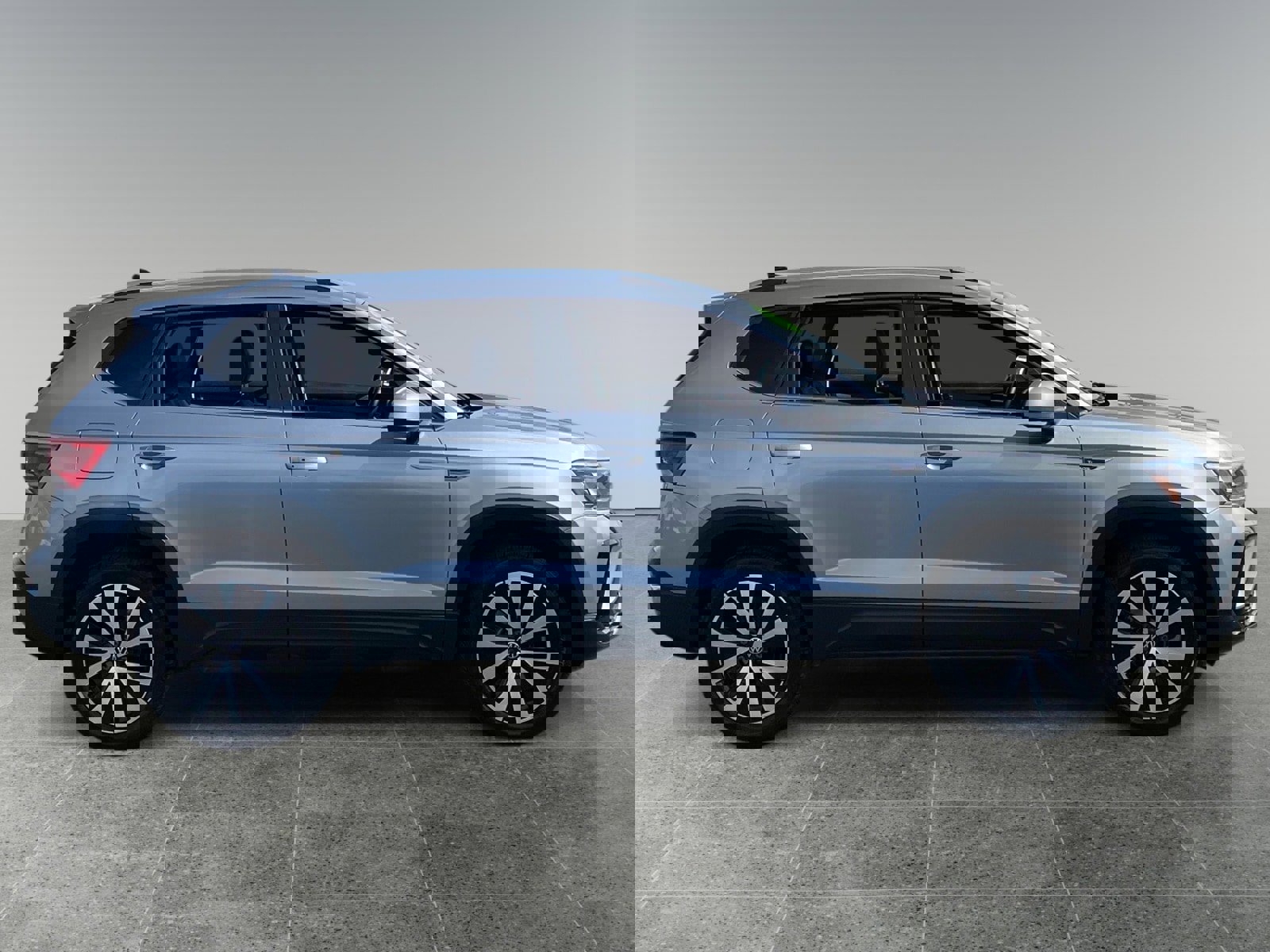 Used 2024 Volkswagen Taos SE image 6