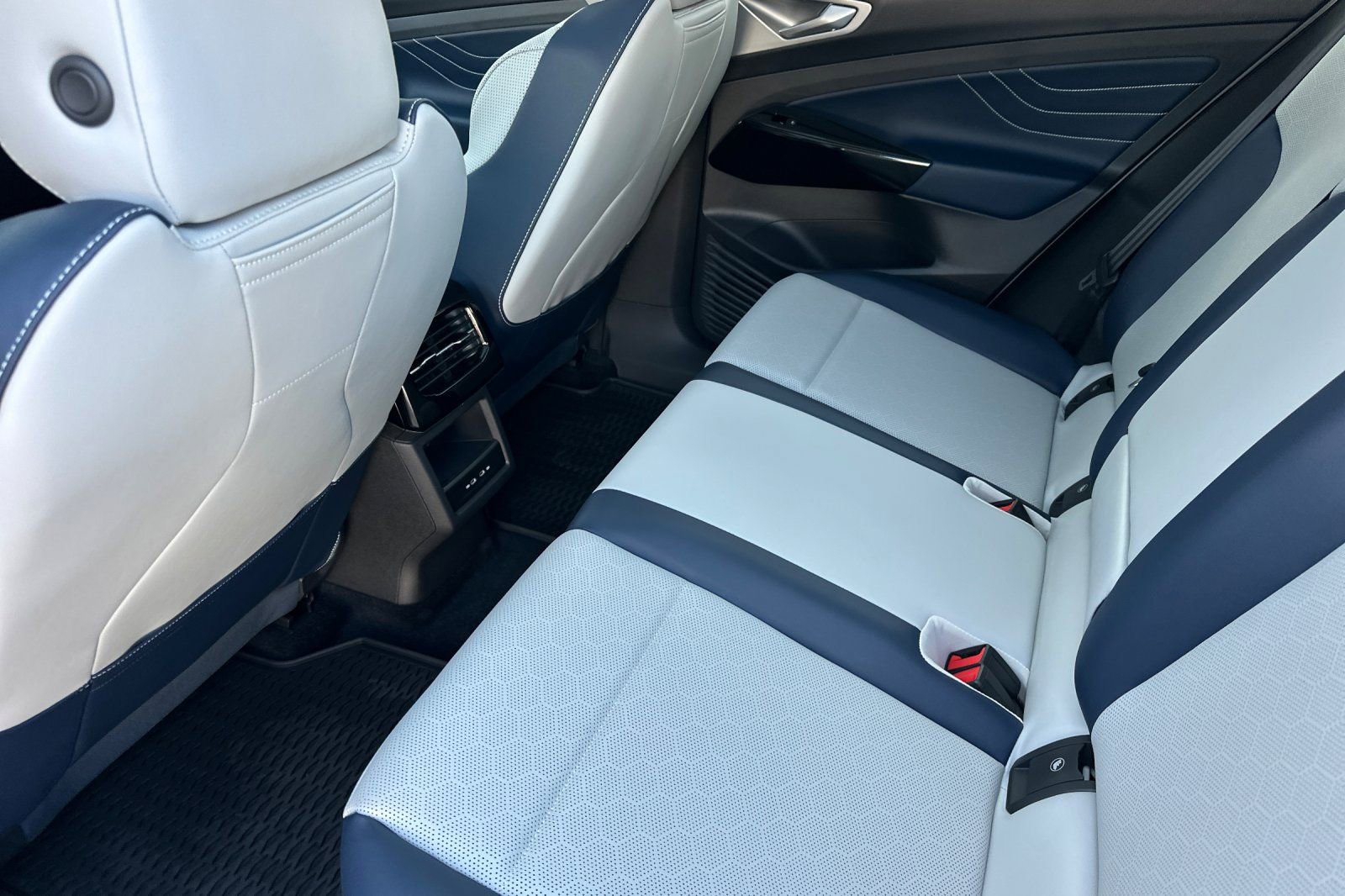New 2025 Volkswagen ID.4 Pro S AWD/4WD image 10