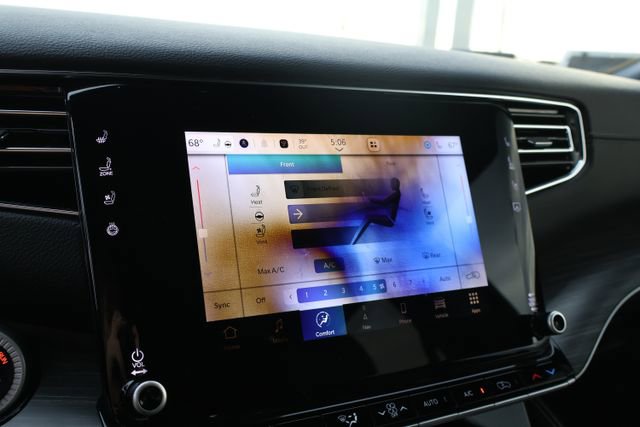 Used 2024 Jeep Wagoneer Series III image 18