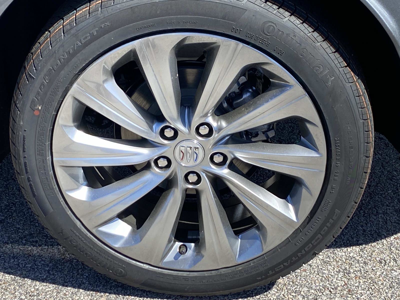New 2026 Buick Envista Avenir FWD image 3