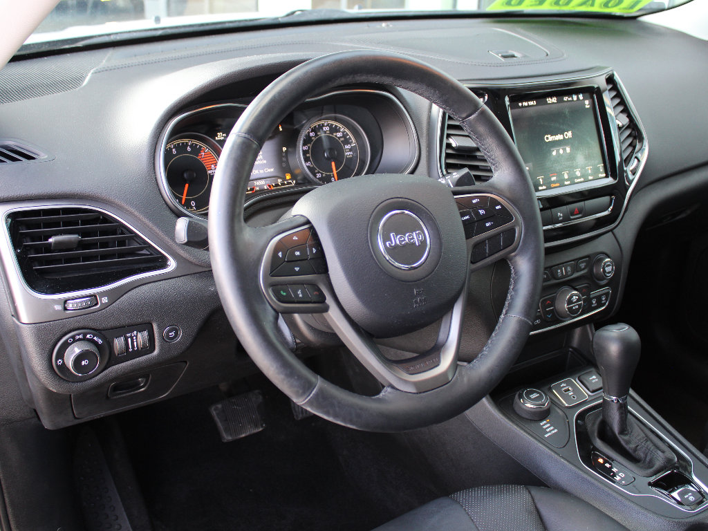 Used 2019 Jeep Cherokee Limited w/ Luxury Group image 12