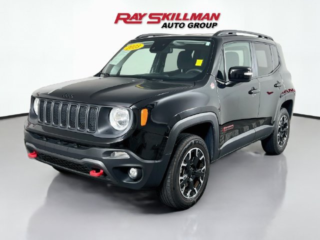 Used 2023 Jeep Renegade Trailhawk AWD/4WD image 3