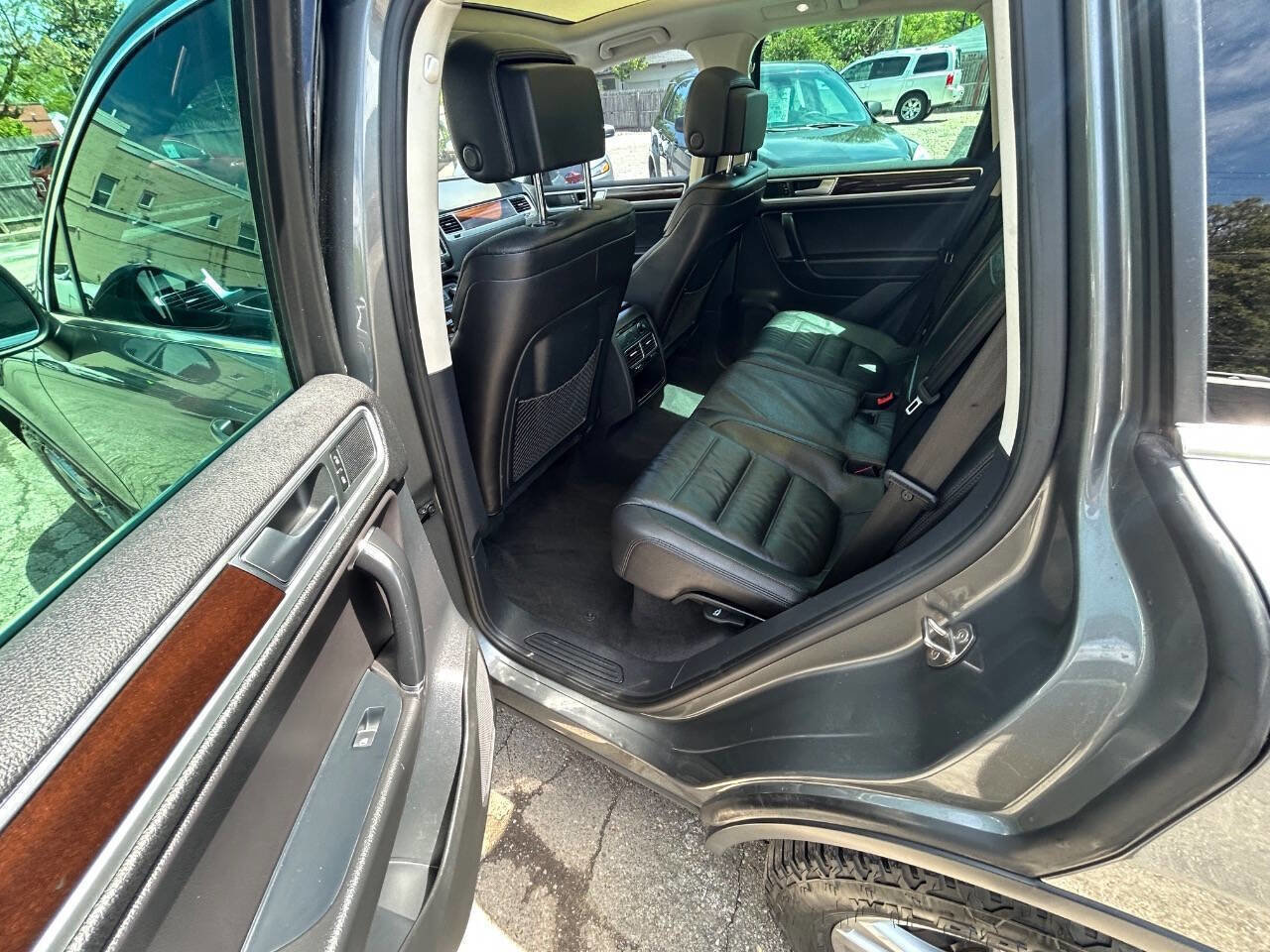 Used 2016 Volkswagen Touareg VR6 AWD/4WD image 7