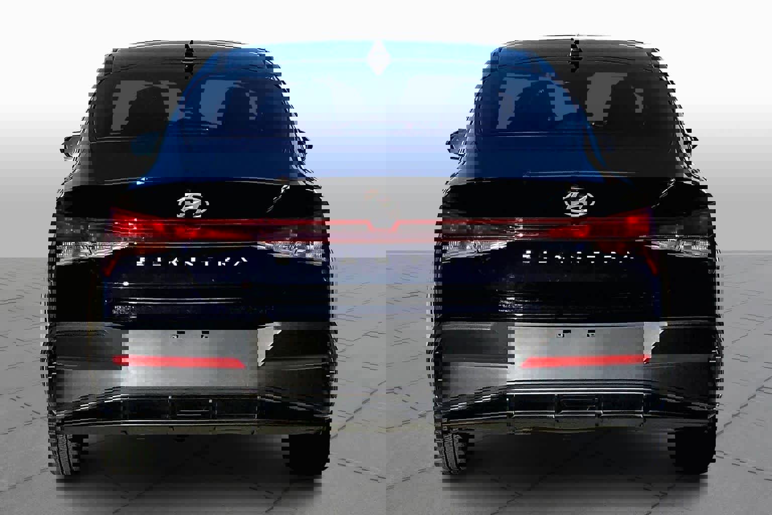 Certified 2024 Hyundai Elantra SE image 4