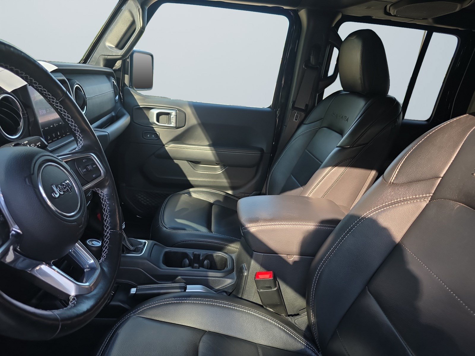 Used 2020 Jeep Wrangler Unlimited Sahara AWD/4WD image 11