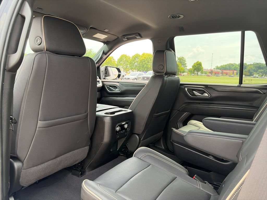 Used 2022 GMC Yukon SLT w/ SLT Luxury Package AWD/4WD image 26