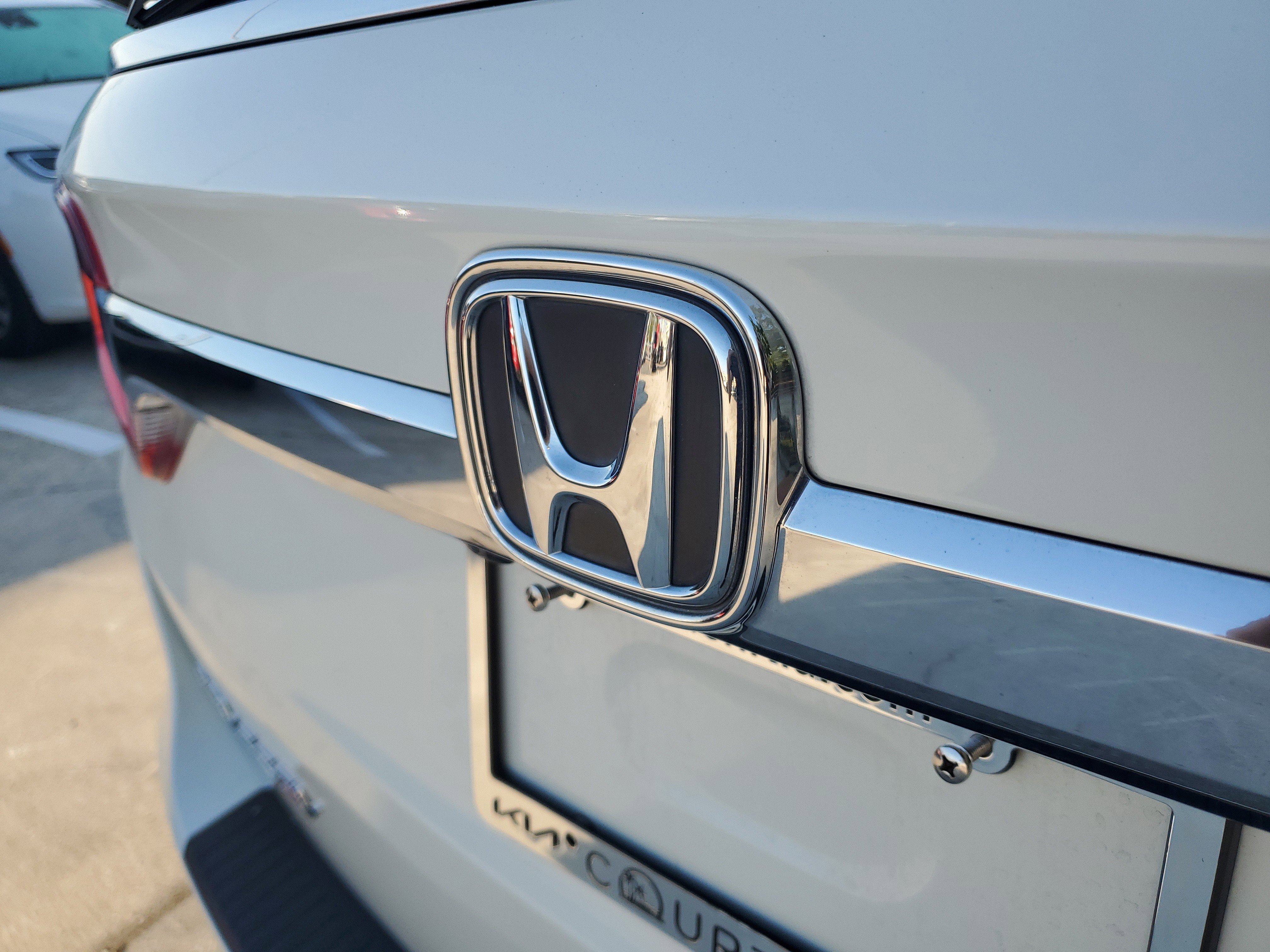 Used 2018 Honda Odyssey Elite image 8