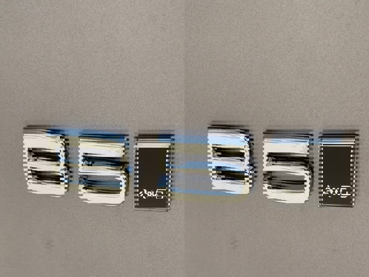 New 2026 Volvo XC40 B5 Ultra w/ Protection Package Premier image 8