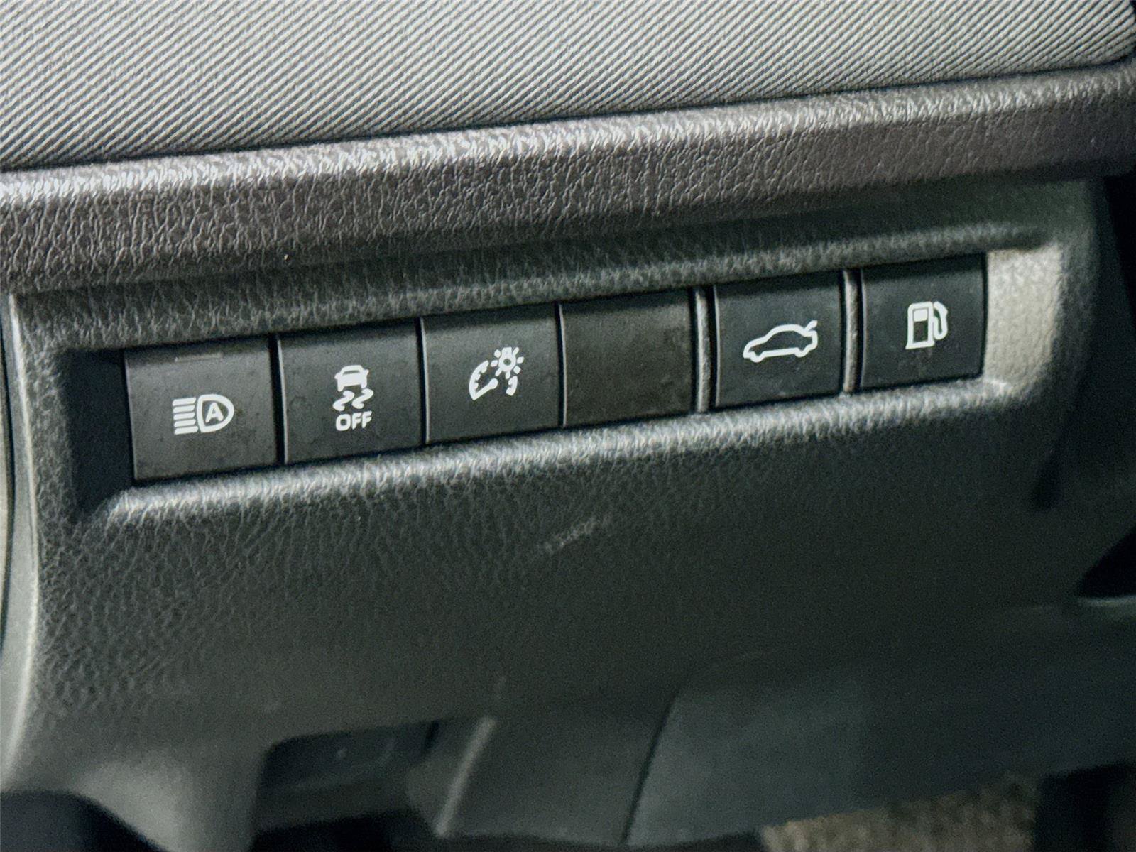 Used 2025 Toyota Camry LE w/ Convenience Package FWD image 21
