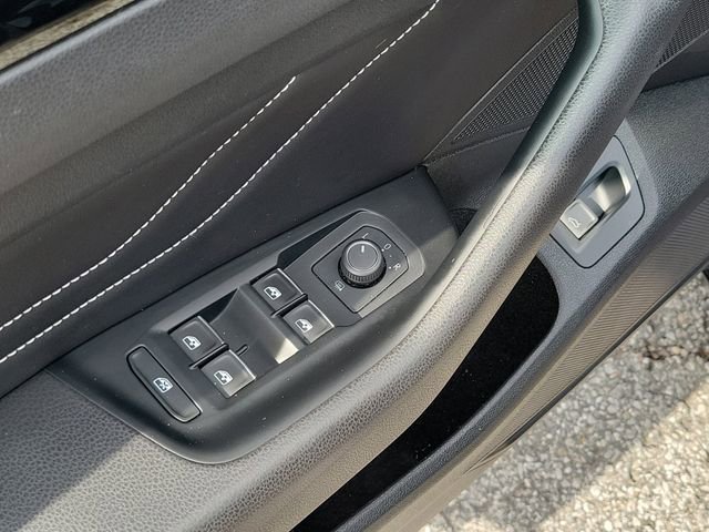 Used 2022 Volkswagen Arteon SE image 17