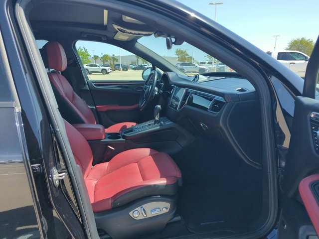 Used 2017 Porsche Macan AWD/4WD image 16