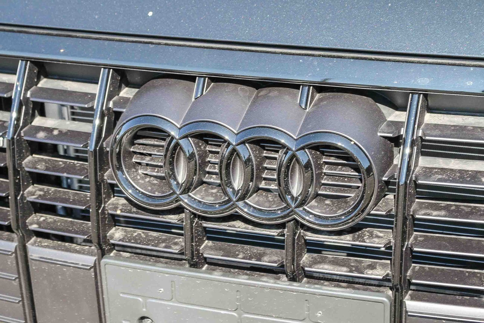 Used 2025 Audi Q3 2.0T Premium w/ Convenience Package AWD/4WD image 5