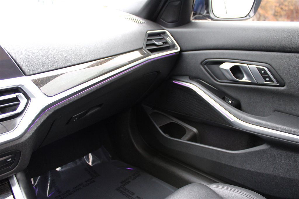 Used 2020 BMW 330i Sedan w/ Convenience Package RWD image 19