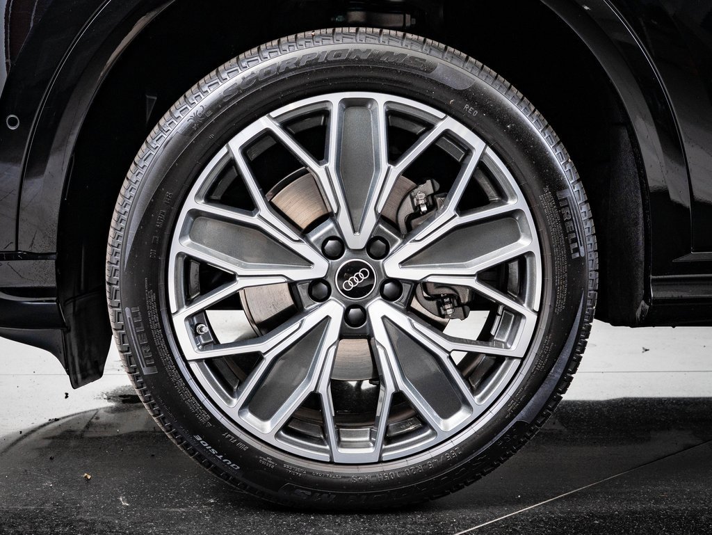 Certified 2025 Audi Q5 2.0T Premium Plus image 13