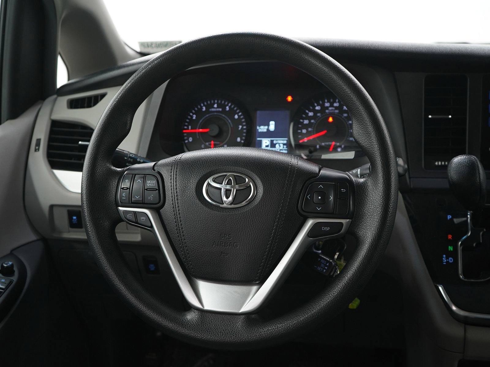 Used 2017 Toyota Sienna LE image 18