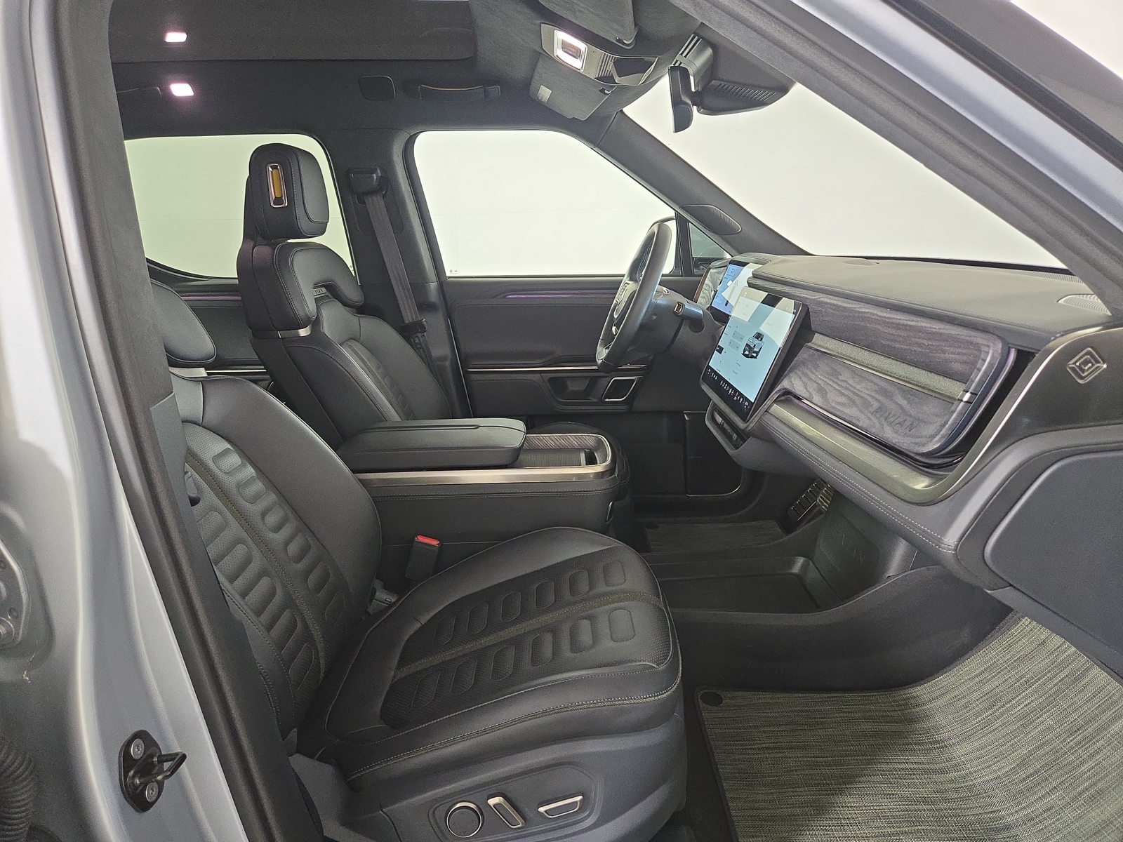 Used 2022 Rivian R1T Adventure AWD/4WD image 23