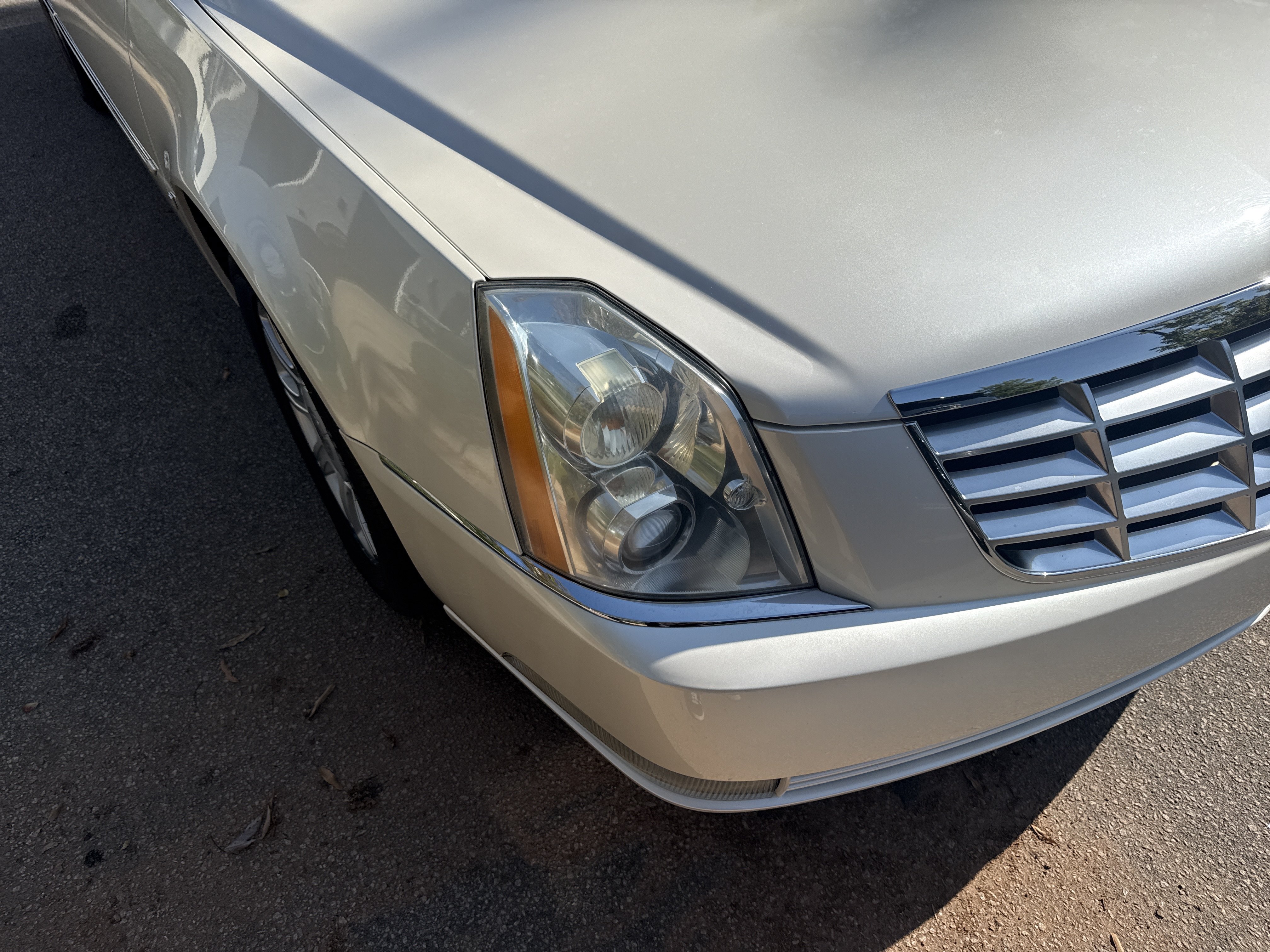 Used 2009 Cadillac DTS w/ Trunk Convenience Package FWD image 5