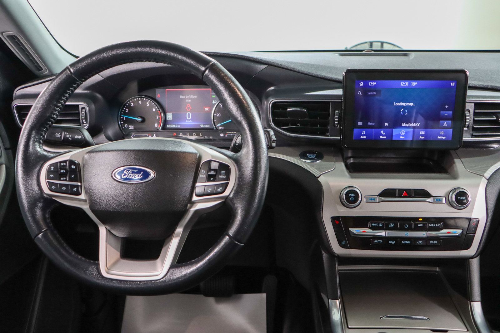 Used 2022 Ford Explorer XLT w/ XLT Sport Appearance Package image 17