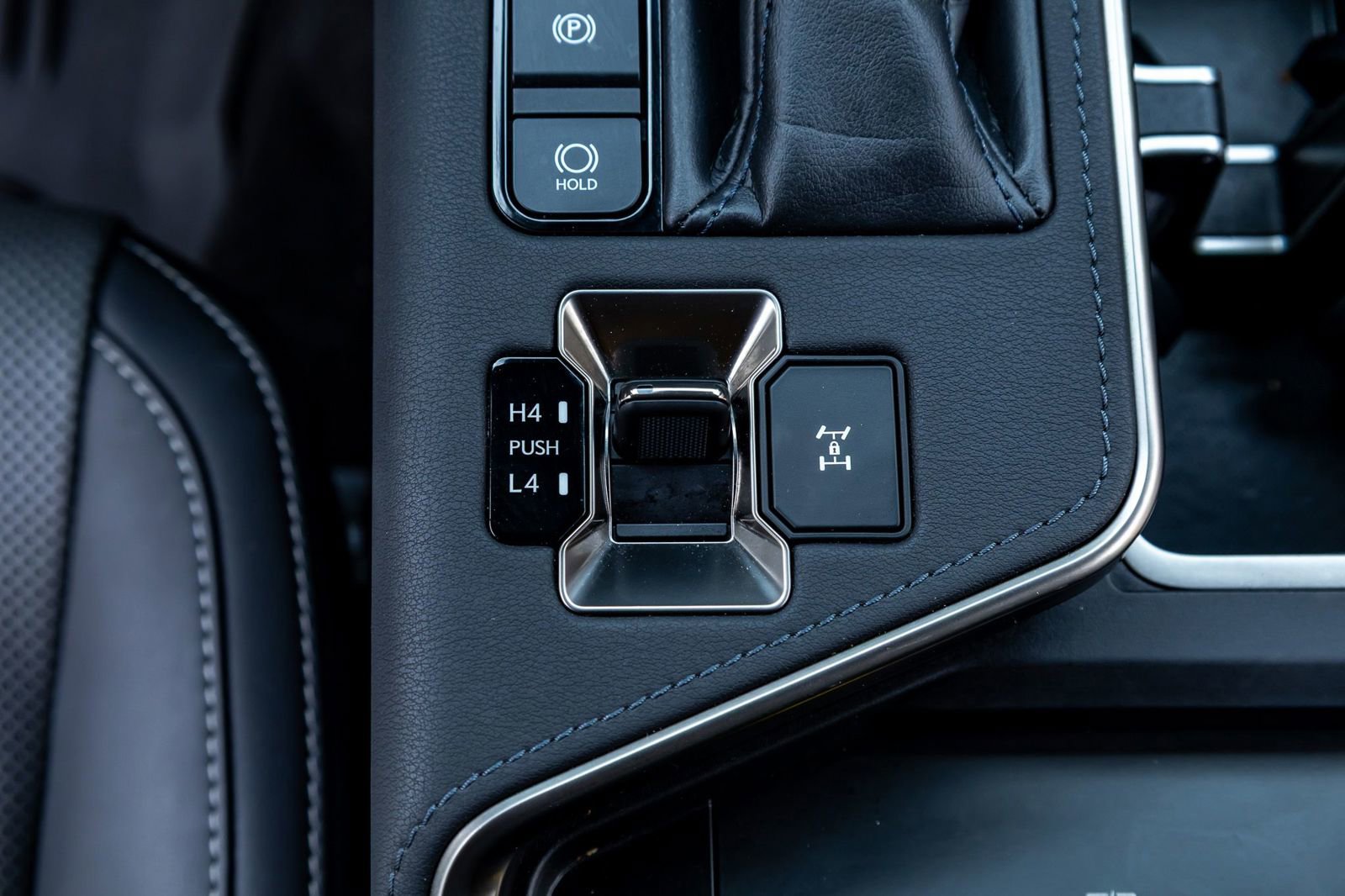 Used 2024 Lexus GX 550 w/ Accessory Package (2T) AWD/4WD image 26