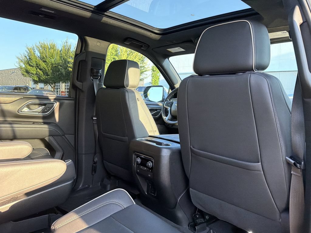 Used 2023 Chevrolet Tahoe Premier AWD/4WD image 19