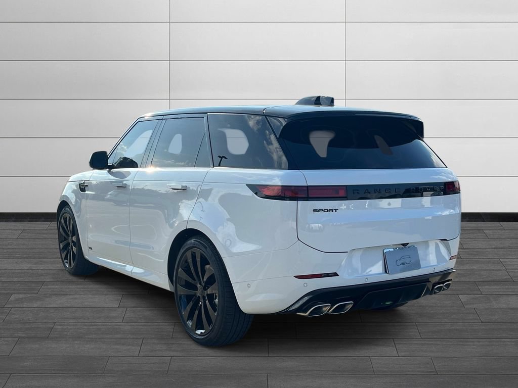 Certified 2026 Land Rover Range Rover Sport Dynamic SE AWD/4WD image 3