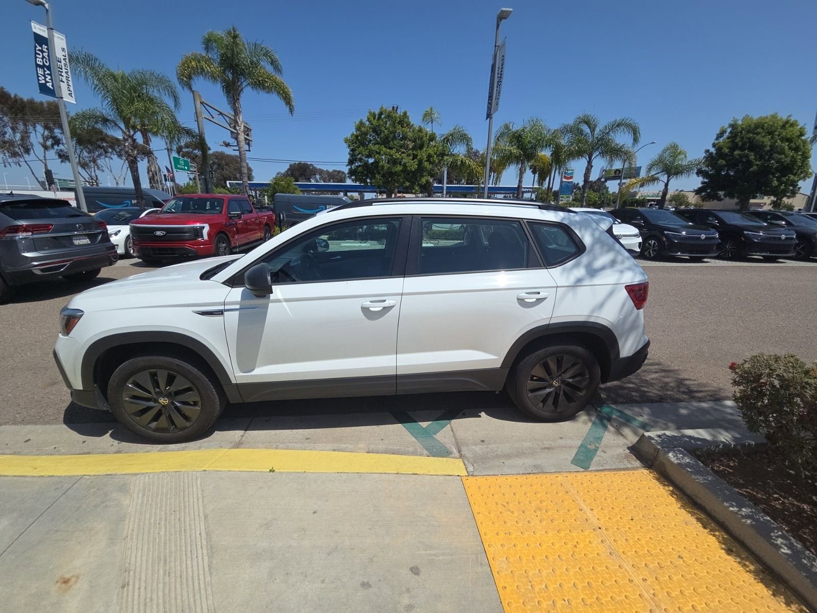 Used 2023 Volkswagen Taos S FWD image 9