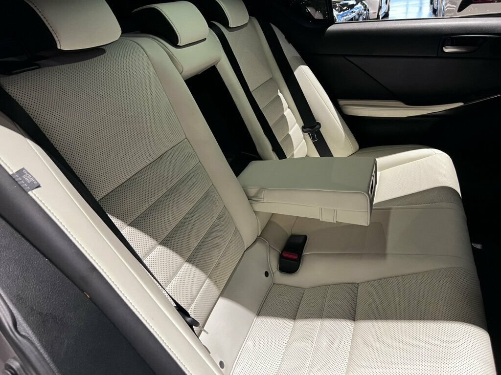Used 2021 Lexus IS 350 F Sport RWD image 20