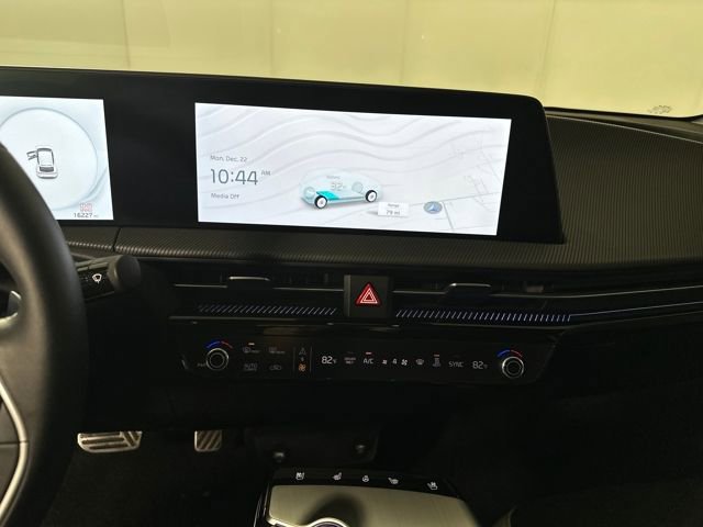 Used 2023 Kia EV6 GT-Line w/ GT-Line Suede Seat Package image 21