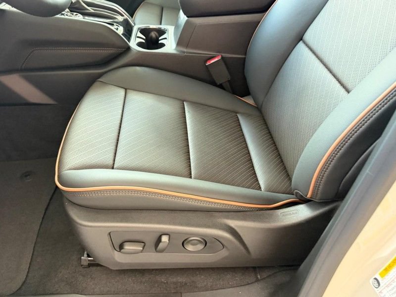 New 2026 GMC Canyon AT4 w/ Nightfall Edition AWD/4WD image 18