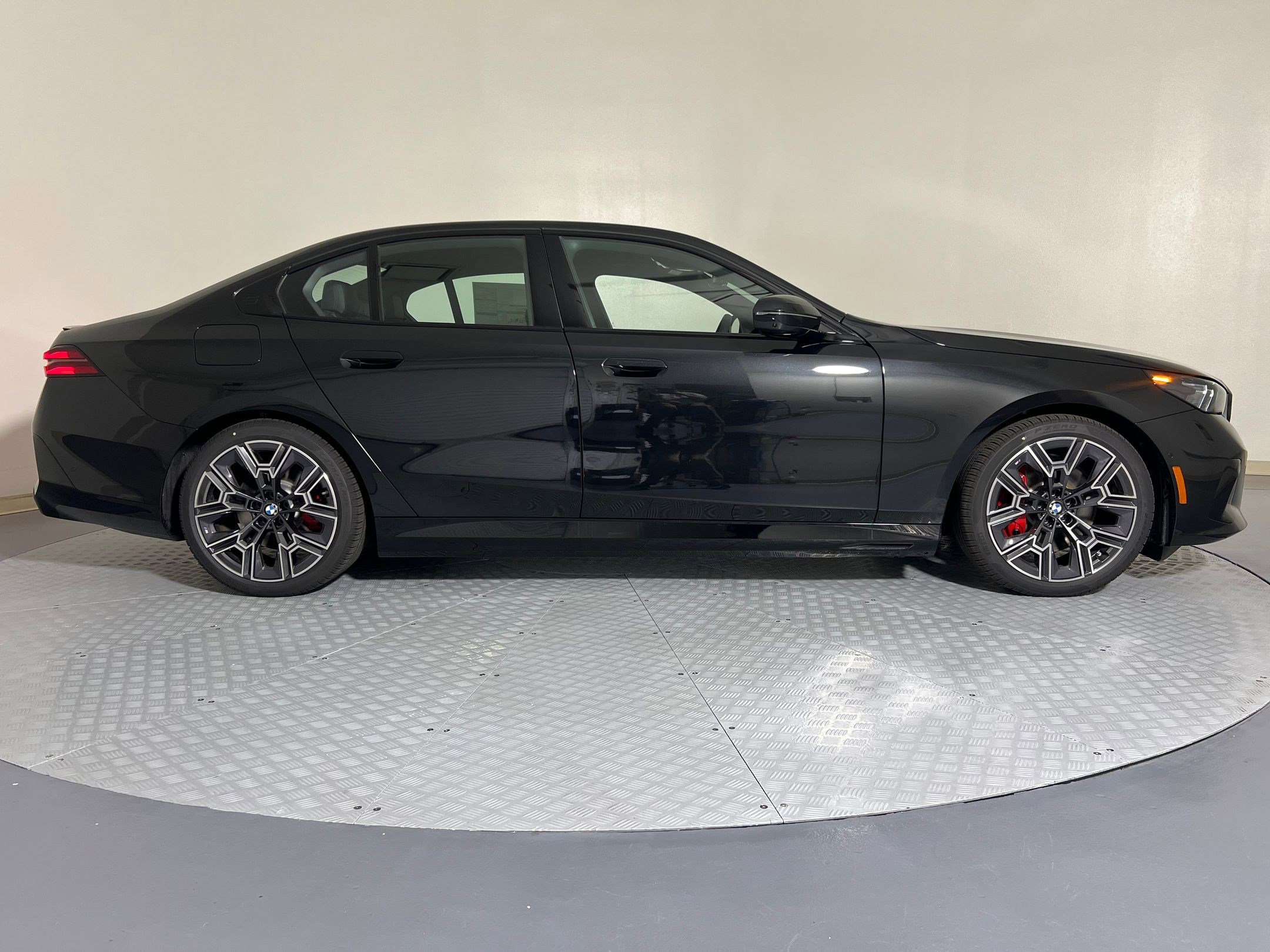 New 2026 BMW i5 eDrive40 w/ M Sport Package RWD image 8