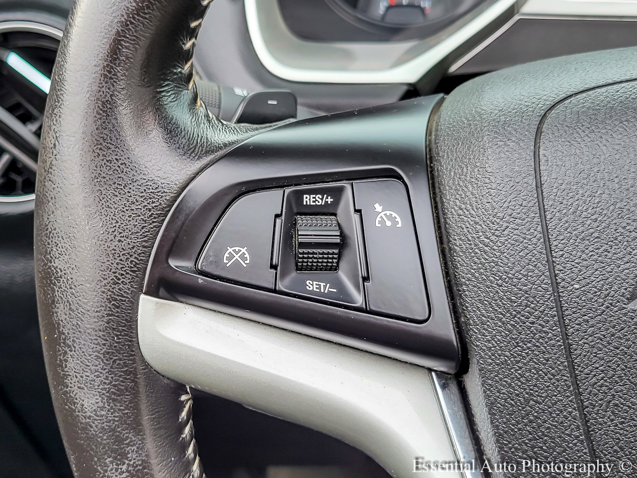 Used 2013 Chevrolet Camaro SS image 13