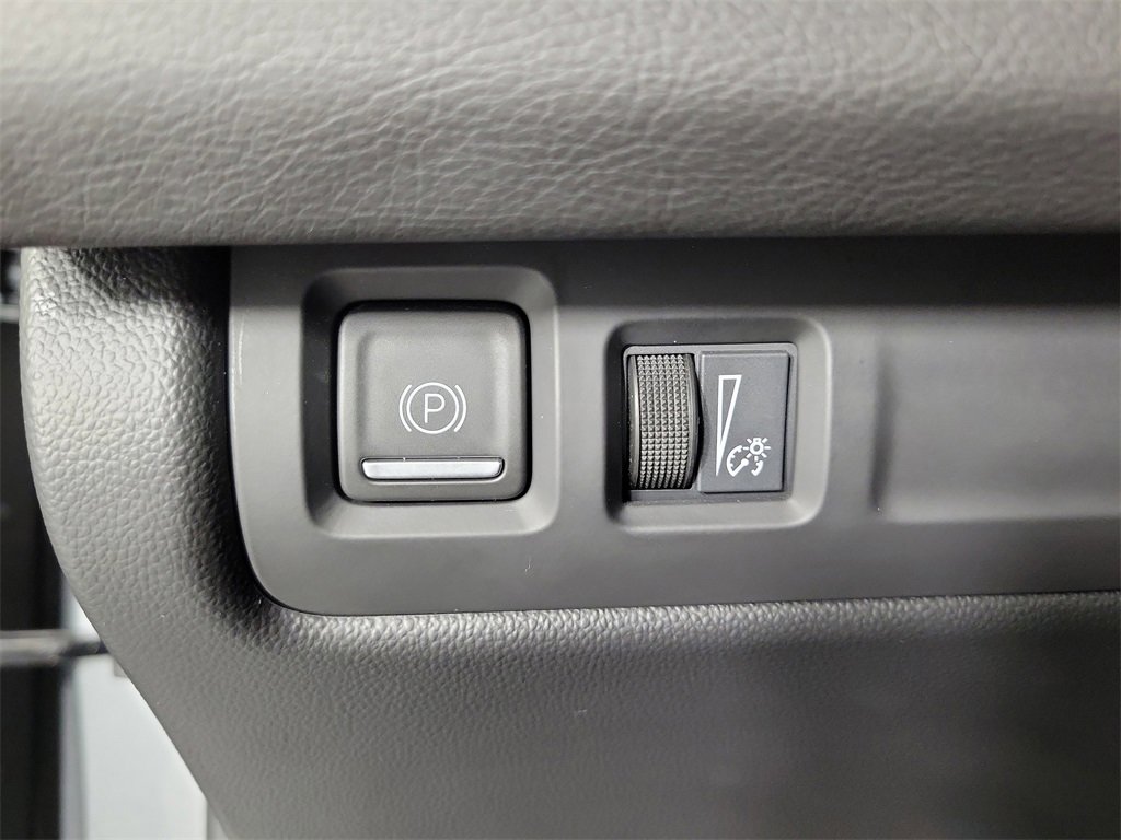 Certified 2025 Cadillac XT4 Premium Luxury image 31