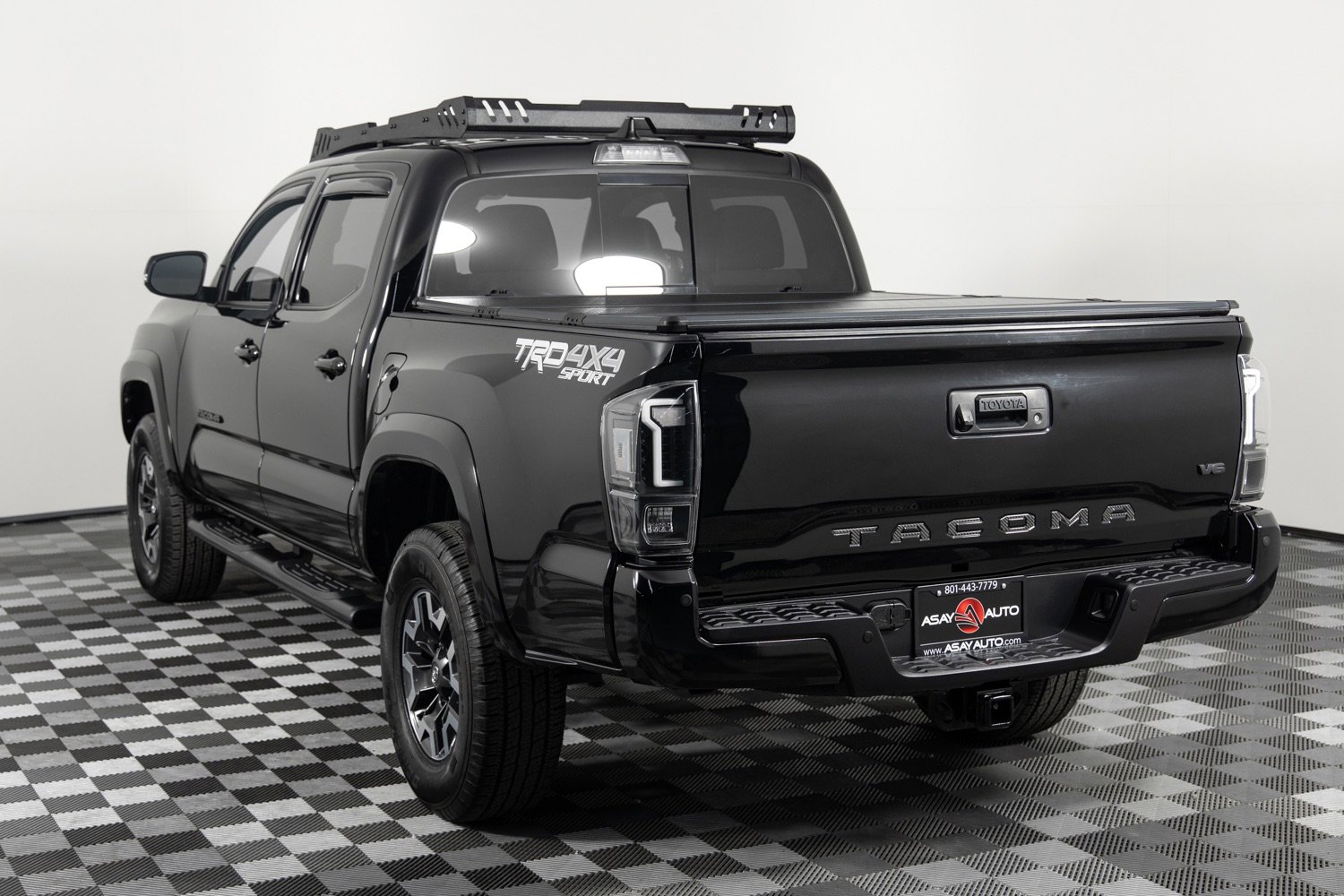 Used 2022 Toyota Tacoma TRD Sport w/ Technology Package image 5
