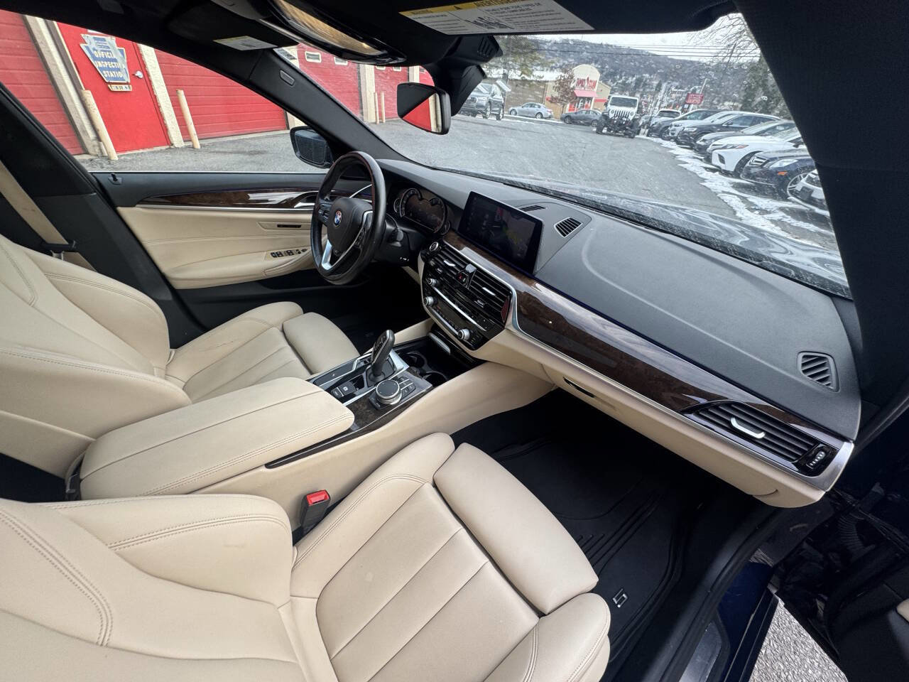 Used 2019 BMW 530i xDrive image 28
