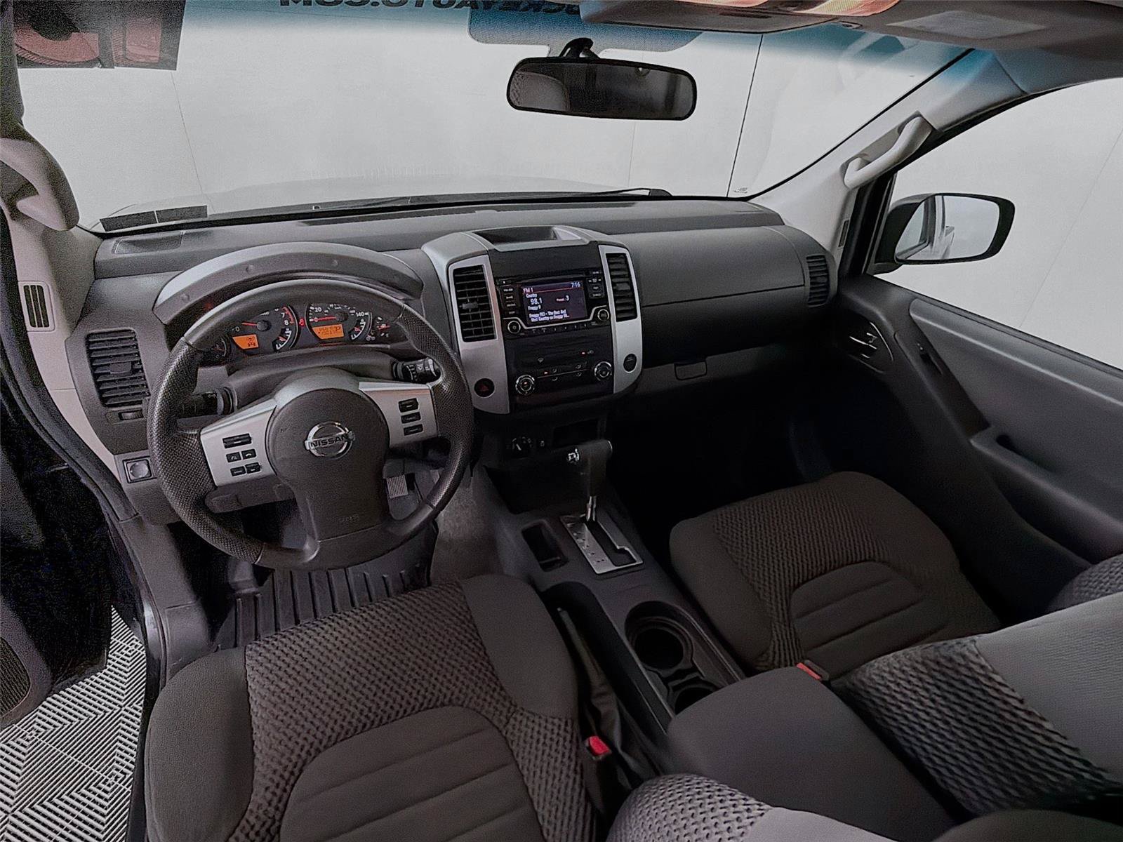 Used 2015 Nissan Frontier SV AWD/4WD image 24