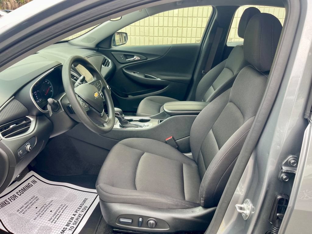 Used 2025 Chevrolet Malibu LT FWD image 9