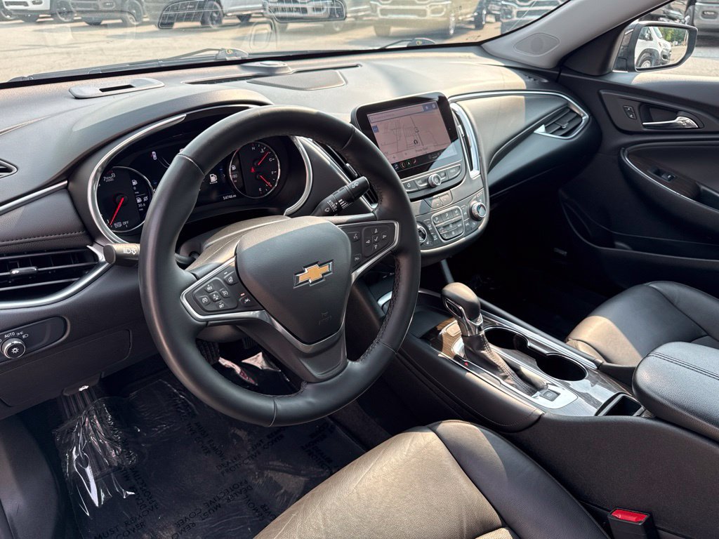 Used 2024 Chevrolet Malibu LT FWD image 2