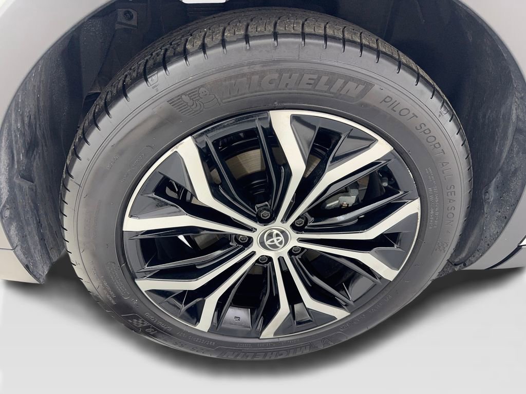 Used 2023 Toyota Crown XLE image 82