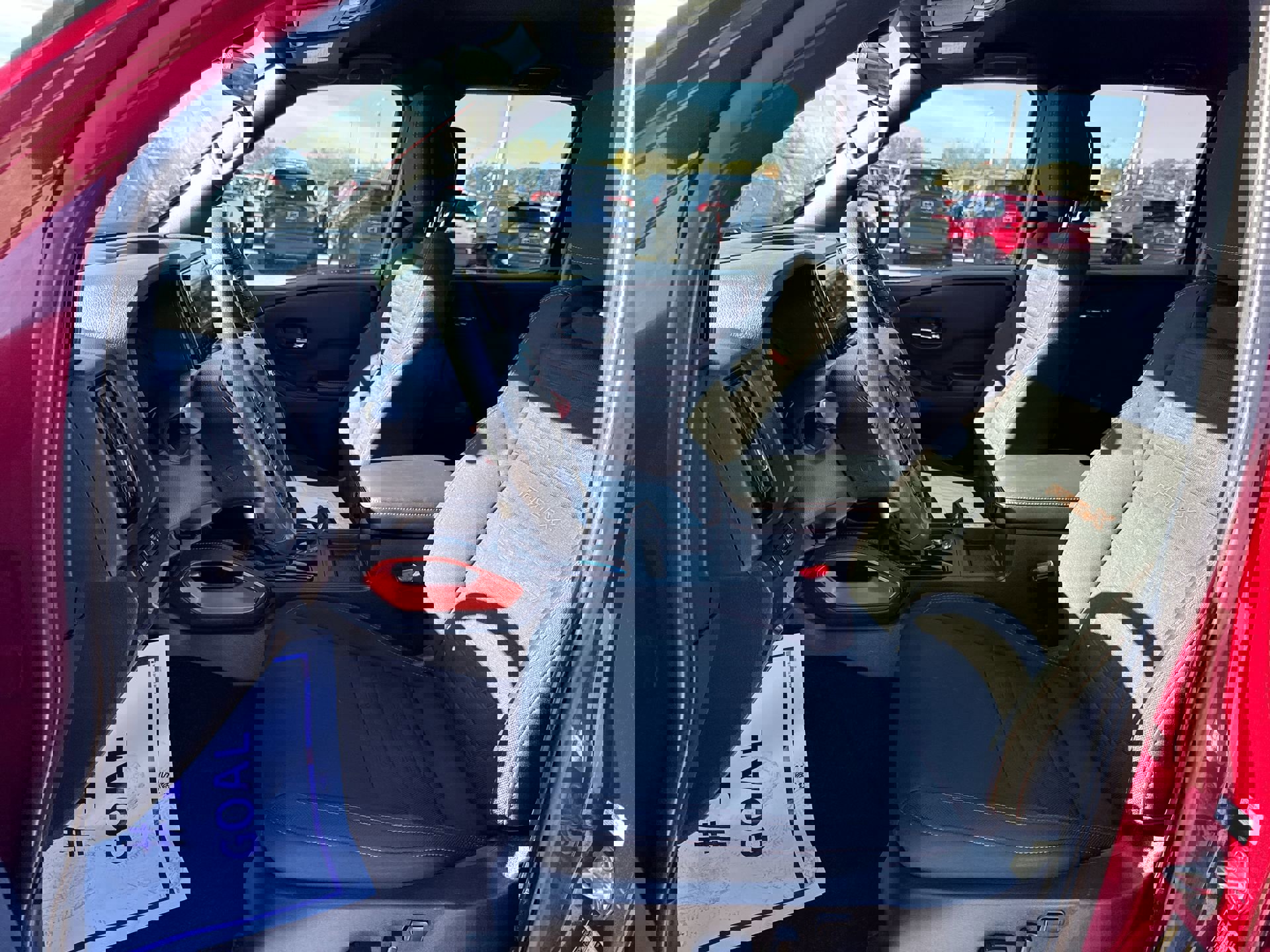 Used 2025 Nissan Frontier Pro-X image 13