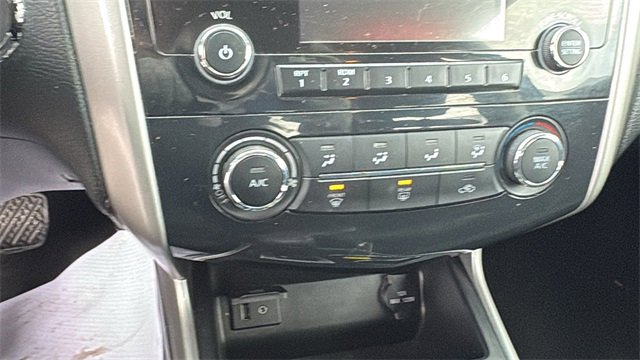 Used 2015 Nissan Altima 2.5 S w/ Special Edition Package image 14