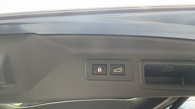 Used 2025 Subaru Forester Limited AWD/4WD image 18