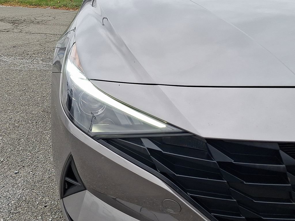 Used 2023 Hyundai Elantra SEL w/ Convenience Package image 12