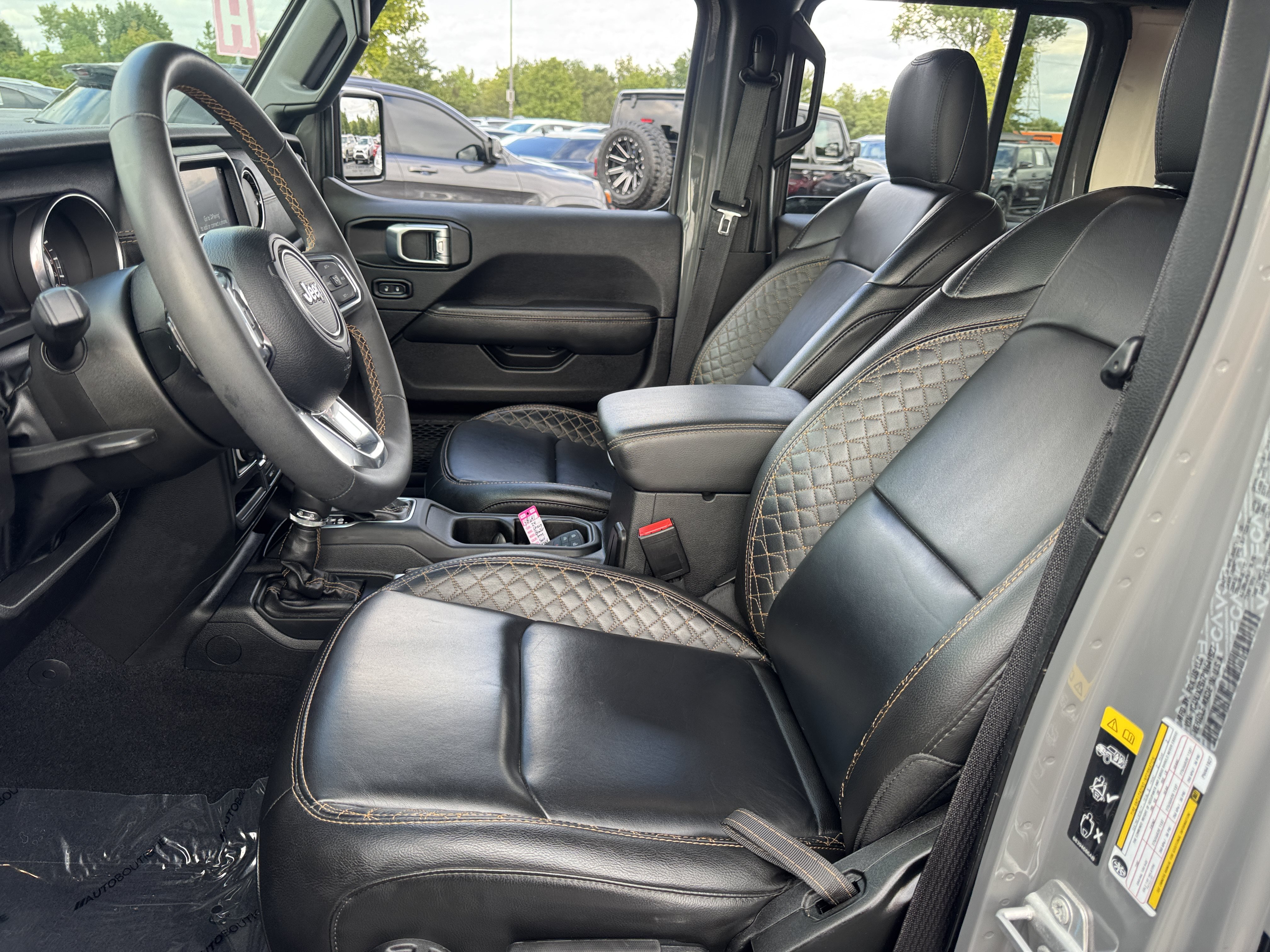 Used 2023 Jeep Wrangler Unlimited Sahara AWD/4WD image 8